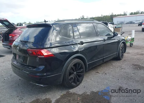 2021 Volkswagen Tiguan 2.0T Se/2.0T Se R-Line Black/2.0T Sel z USA, uszkodzony, nr VIN 3VV3B7AX6MM063362